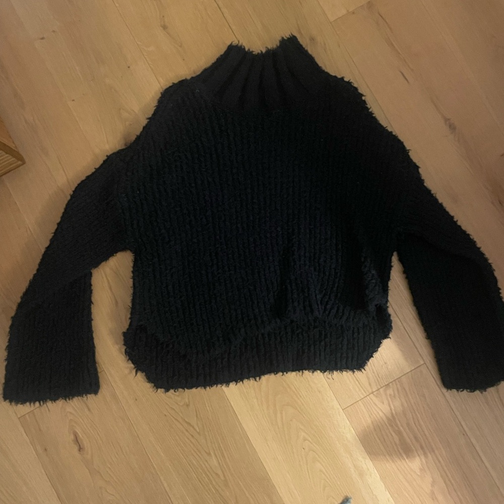 FREE PEOPLE Canyon Pullover in Black